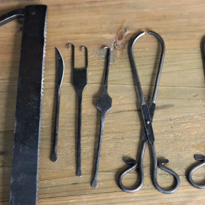 Mytholon Kit De Chirurgie Médiévale 5 Mytholon Kit De Chirurgie Médiévale – Image 3