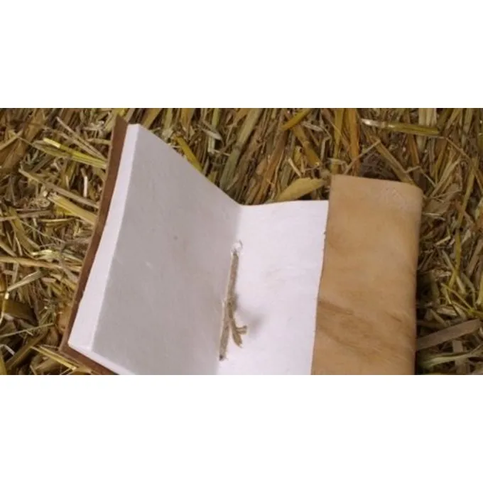 Petit Carnet Avec Couverture En Cuir 5 Petit Carnet Avec Couverture En Cuir – Image 3